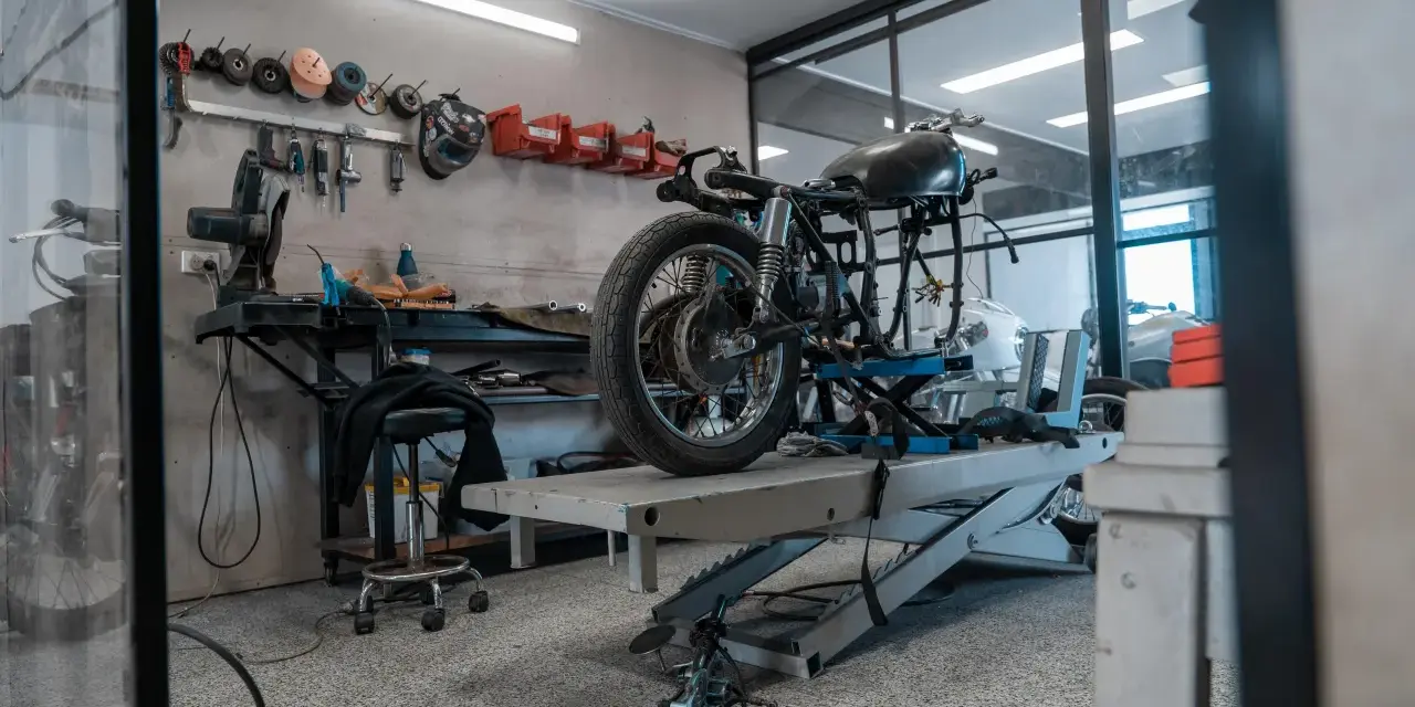Myśl o warsztacie motocyklowym? Kompletny przewodnik krok po kroku!