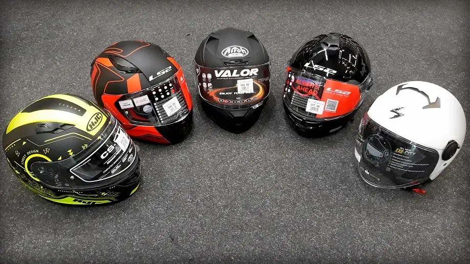 Kask motocyklowy do 500 zł: Bezpieczny i funkcjonalny? Ranking