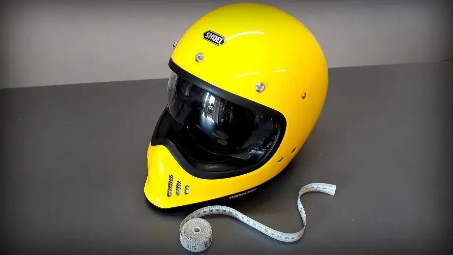 Jak dobrać kask motocyklowy? Klucz do bezpieczeństwa i komfortu