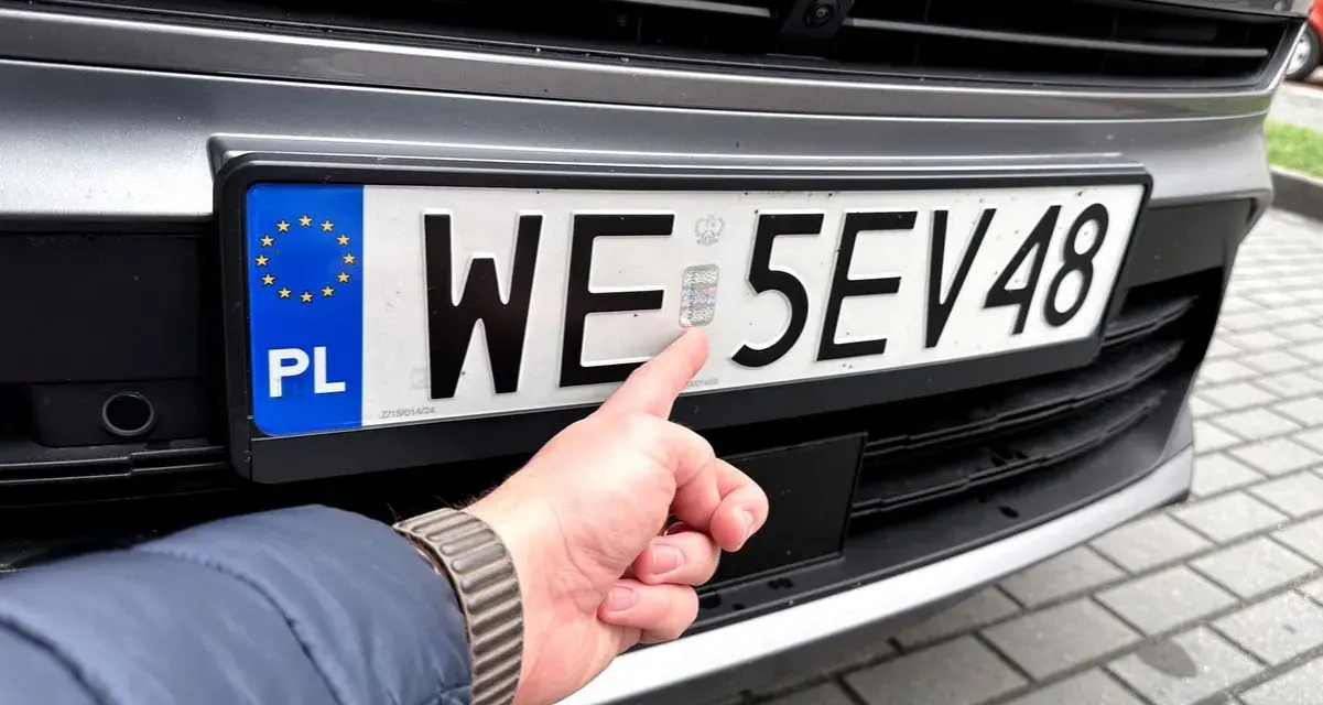 Rejestracja samochodu 2026: Checklista, koszty, uniknij kar!
