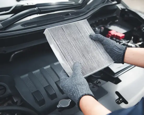 Jak wyczyścić klimatyzację w samochodzie? Poradnik DIY i serwis