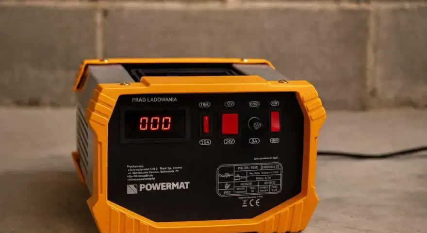Prostownik z rozruchem do warsztatu: Wybierz moc i niezawodność!